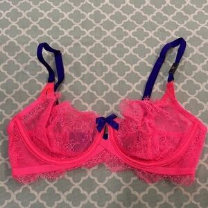 Victoria’s Secret Very Sexy Unlined Lace Demi 32C NWT